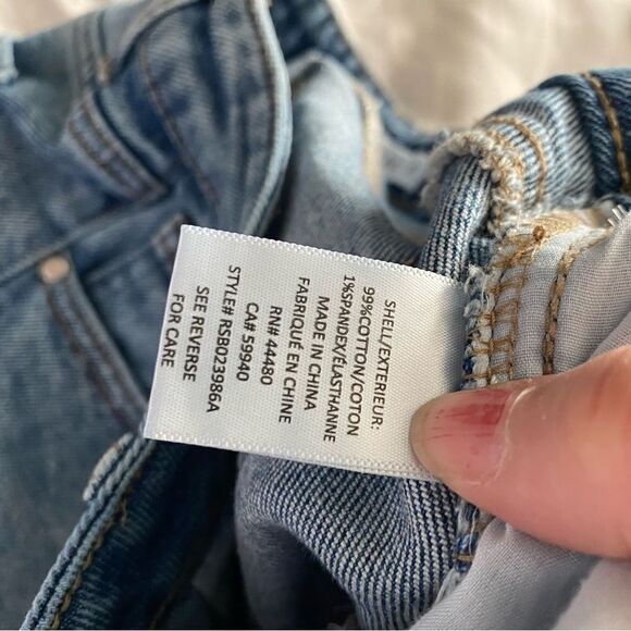 Tinseltown Jeans Size 9 (29) Juniors High Rise Mom Factory Distressed Raw Hem - Picture 9 of 9